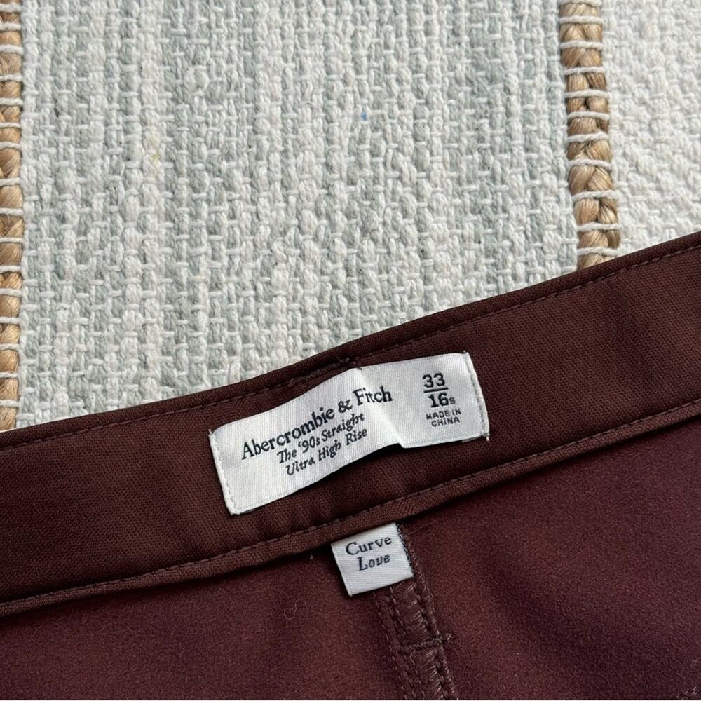 Abercrombie & Fitch The 90’s Straight Ultra High Rise Brown Faux Leather Pant 33 - Picture 9 of 10